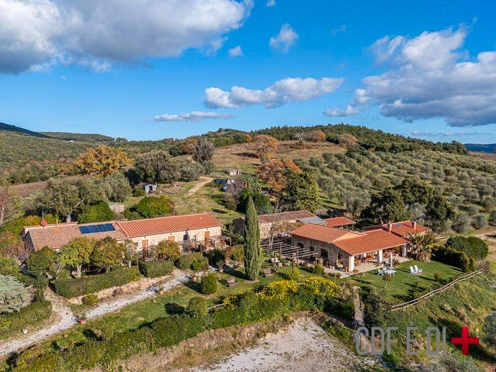 Casa con 6 locali in vendita in Località Poggio la Lodola, Massa Marittima
