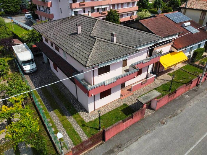 Casa con 6 locali in vendita in Via Maggio, Centro, Ponte San Nicolò