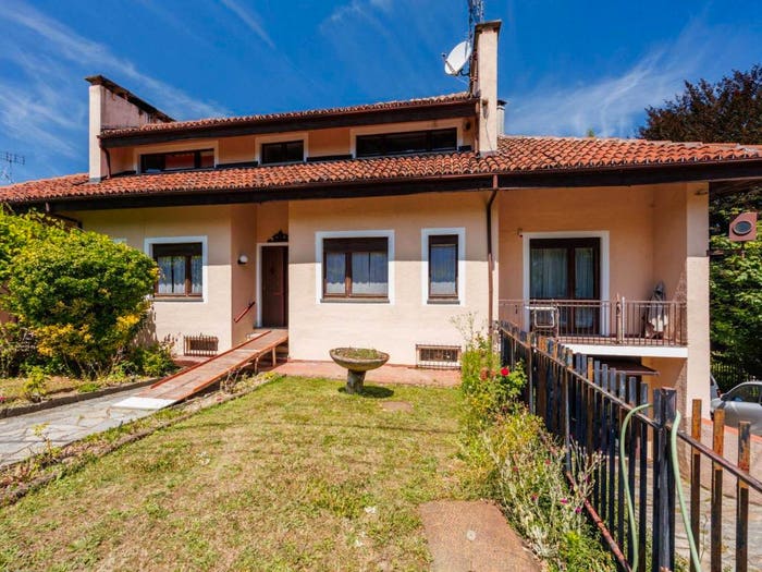 Appartamento con 6 locali in vendita in Strada Ossole, Centro, Castagneto Po