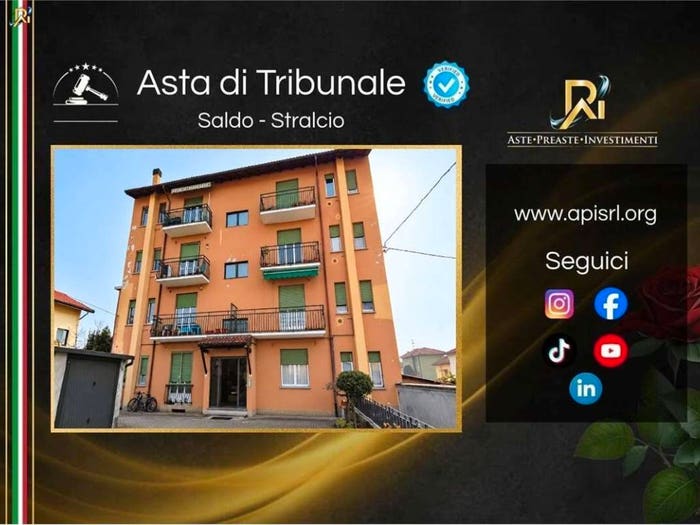 Appartamento quadrilocale in vendita in Via Alfonso Casati, Centro, Arcore