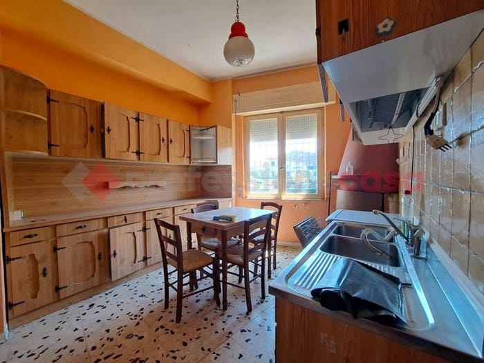 Casa con 6 locali in vendita in Via Carnello snc, Centro, Isola del Liri