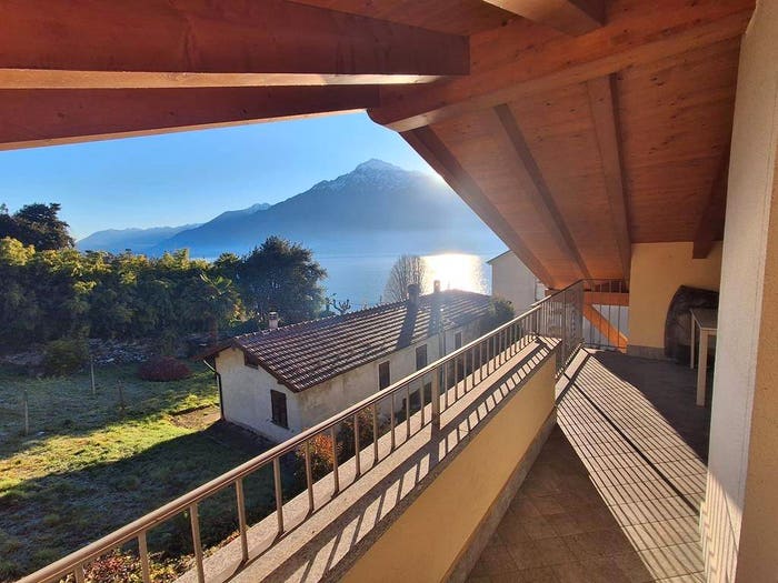 Appartamento trilocale in vendita in Via Regina, Centro, Domaso