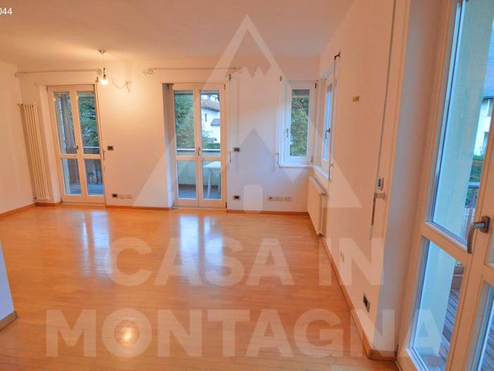 Appartamento quadrilocale in vendita in Via per Bolzano, Centro, Egna
