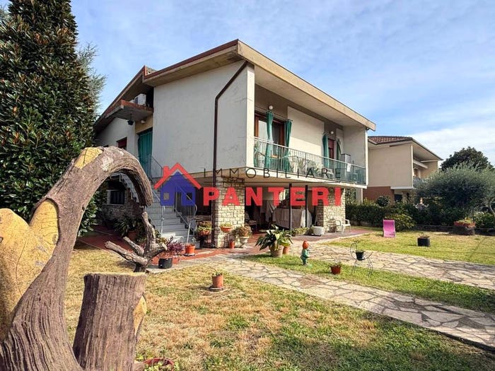 Casa con 5 locali in vendita in Via Prepassa, Alberghi Via Romana Pescia Morta, Pescia
