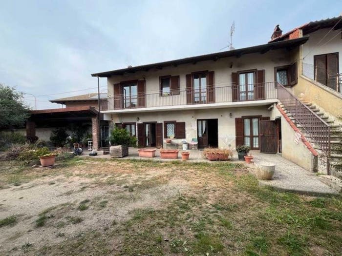 Casa con 6 locali in vendita in via G Garibaldi, Rondissone