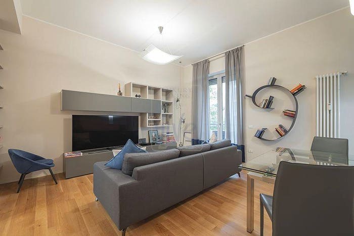 Appartamento trilocale in vendita in via Domodossola, Sempione, Milano