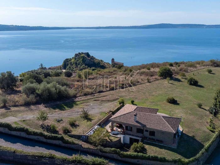 Casa con 5 locali in vendita in via della Bellera, Centro, Trevignano Romano