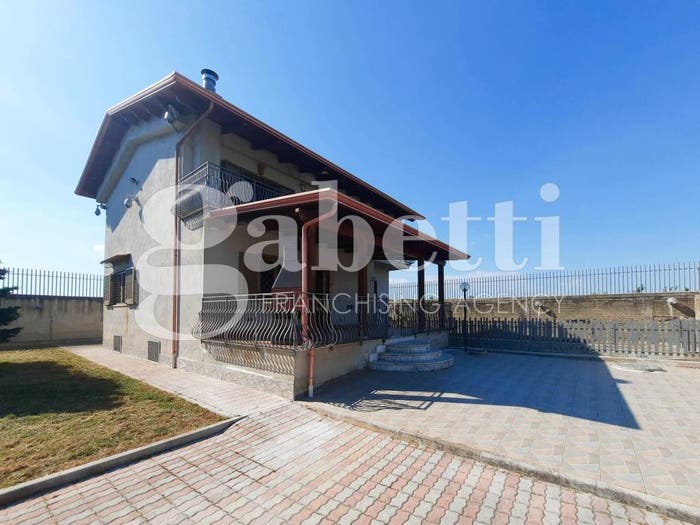 Casa con 6 locali in vendita in Via Torre Scafati snc, Varcaturo, Giugliano in Campania
