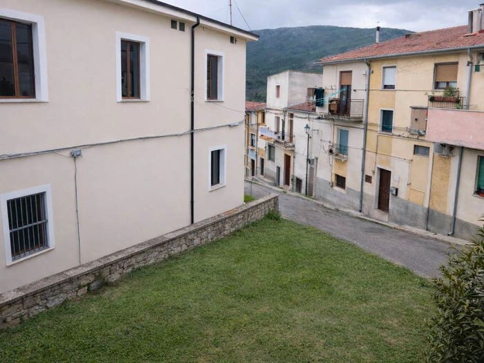 Casa con 5 locali in vendita in Via Carlo Pisacane, Centro, Bussi sul Tirino