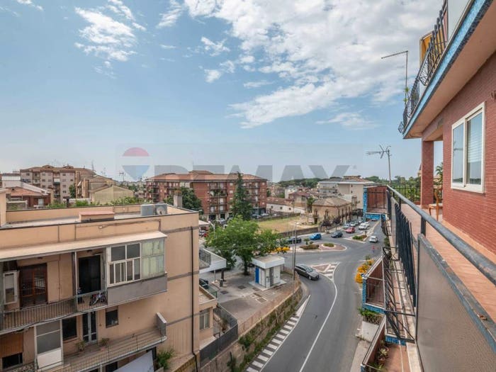 Appartamento con 6 locali in vendita in Via Santa Maria Di Gesù, Centro, Caltagirone