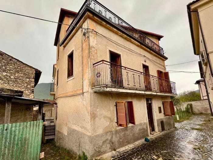 Casa quadrilocale in vendita in Via Santa Maria snc, Beffi, Acciano