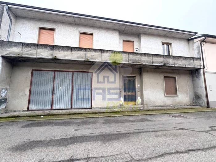 Casa con 6 locali in vendita in VIA Roma MOTTA BALUFFI, Centro, Motta Baluffi