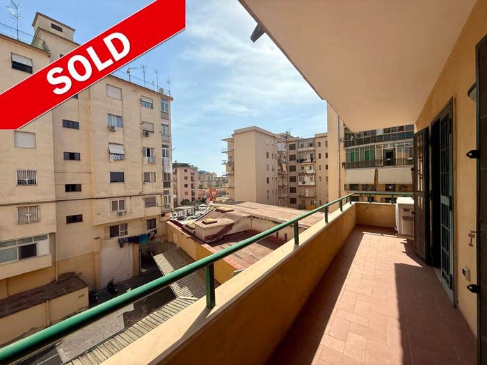 Appartamento trilocale in vendita in Via Pasquale Formisano, Fuorigrotta, Napoli