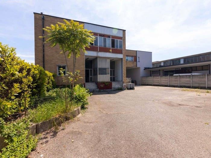 Casa in vendita in Via delle Brughiere, Centro, Garbagnate Milanese