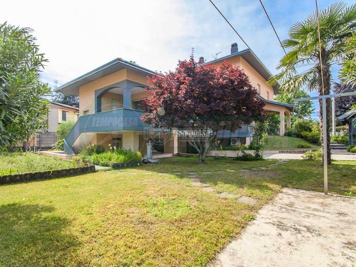 Casa quadrilocale in vendita in Via Adamello, Gorla Minore