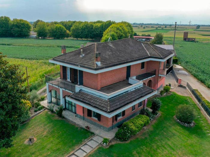 Casa con 6 locali in vendita in Strada Saluzzo, Tetti Bagnolo, Carignano