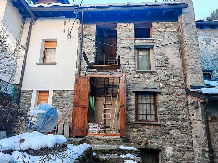 Appartamento trilocale in vendita in località Desout, Centro, Gaby
