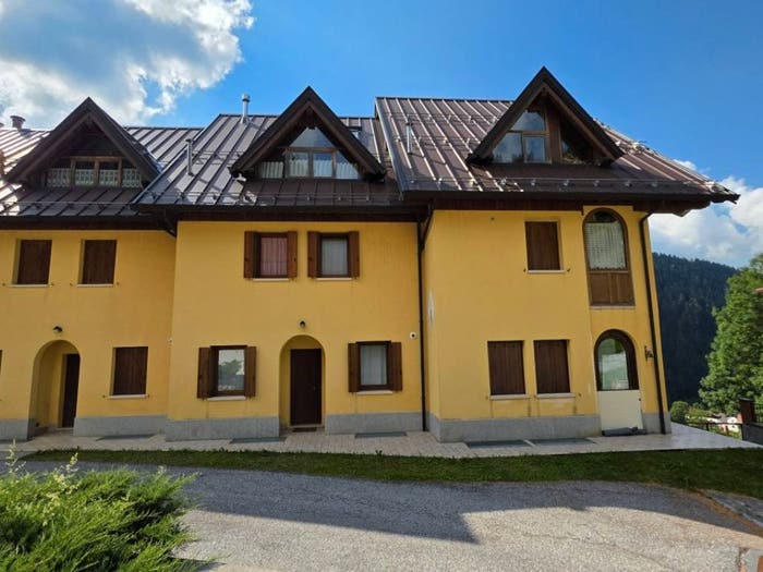 Appartamento con 5 locali in vendita in Via Corona sn, Collina, Forni Avoltri