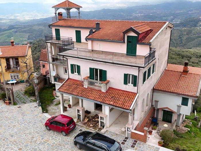 Casa con 6 locali in vendita in Via Provinciale, Mandia, Ascea
