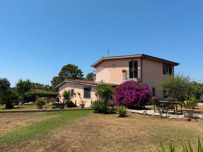 Casa con 6 locali in vendita in Via dei Casali di S Lorenzo, Landriana Tenuta Puccini, Ardea