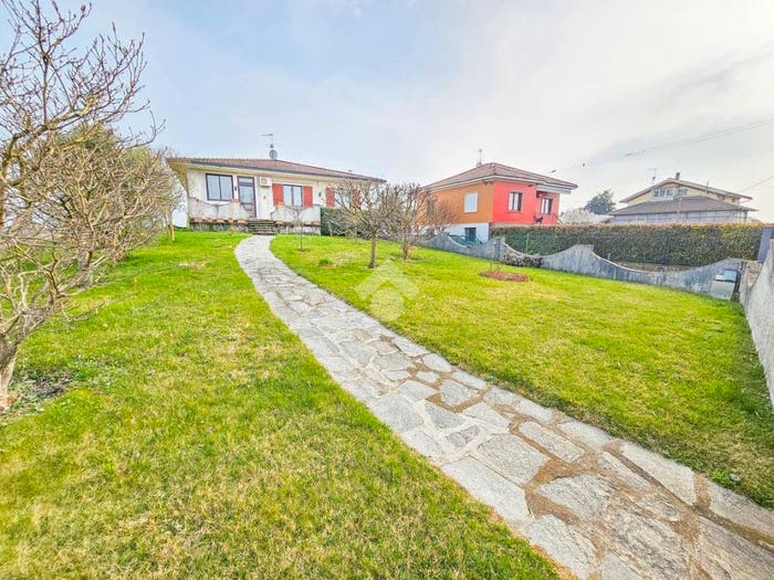 Casa con 6 locali in vendita in Strada Tortona, Mandrogne, Alessandria