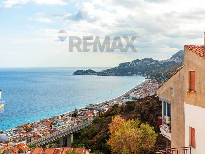 Appartamento quadrilocale in vendita in Letojanni
