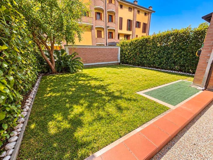 Appartamento con 6 locali in vendita in Via Europa, Casalgrande