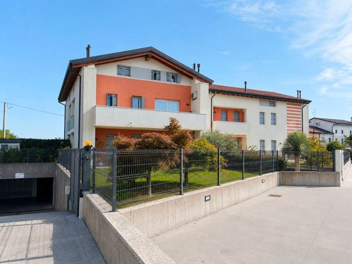 Appartamento quadrilocale in vendita in Loria Bessica, Loria