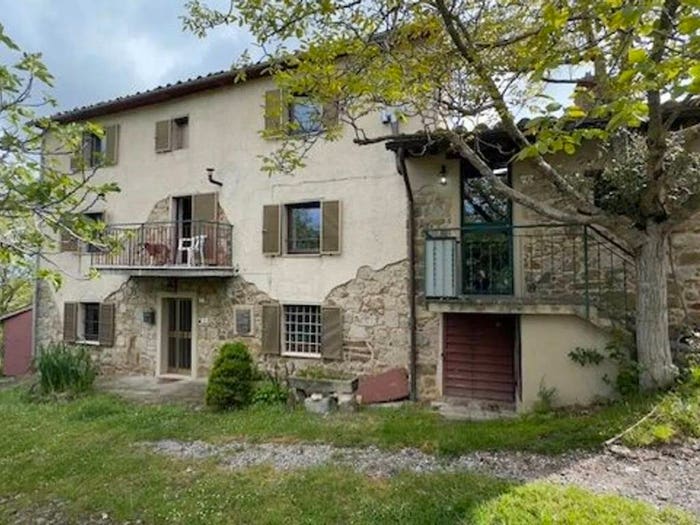 Casa con 6 locali in vendita in Via Altore, Pescina, Seggiano