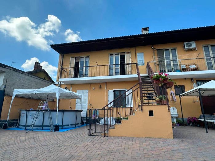 Appartamento quadrilocale in vendita in Via Saluzzo, Centro, Casalgrasso