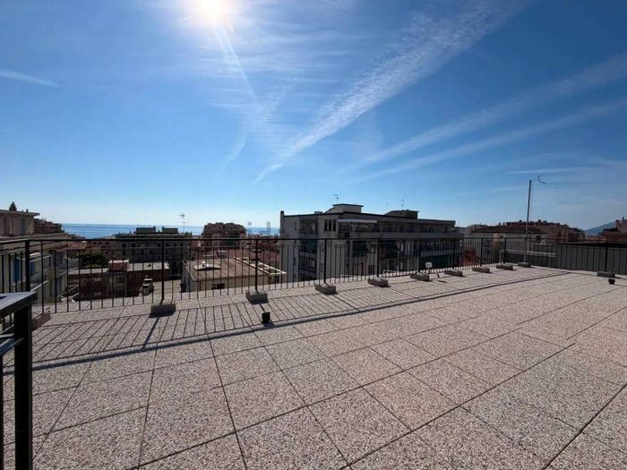 Appartamento quadrilocale in vendita in Centro, Loano