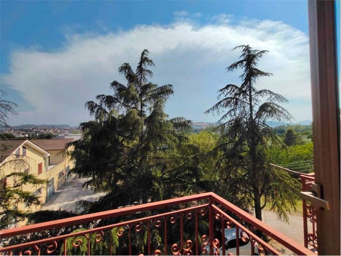 Appartamento con 6 locali in vendita in Camerano
