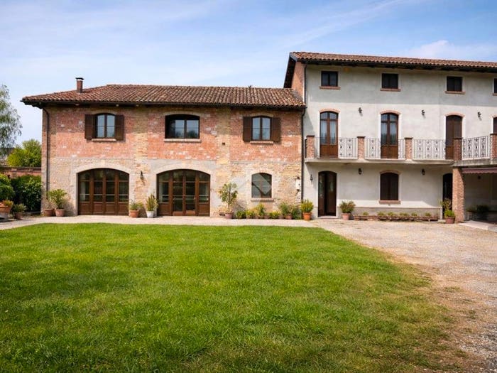 Casa con 6 locali in vendita in Via Sant'Anna, Calosso