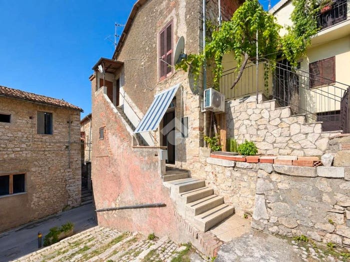 Appartamento trilocale in vendita in Via Cavour, Centro, Sezze
