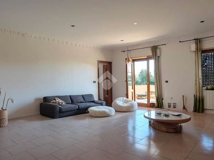 Appartamento trilocale in vendita in Via Petrarca, Villa di Briano