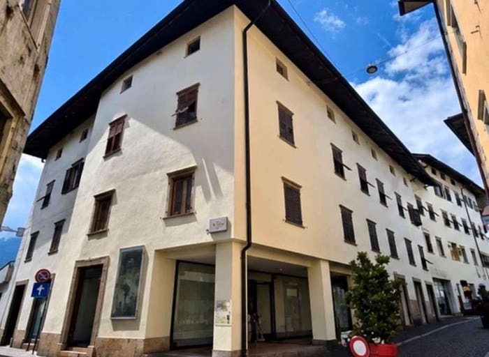 Appartamento con 6 locali in vendita in Via Roma, Centro, Cles