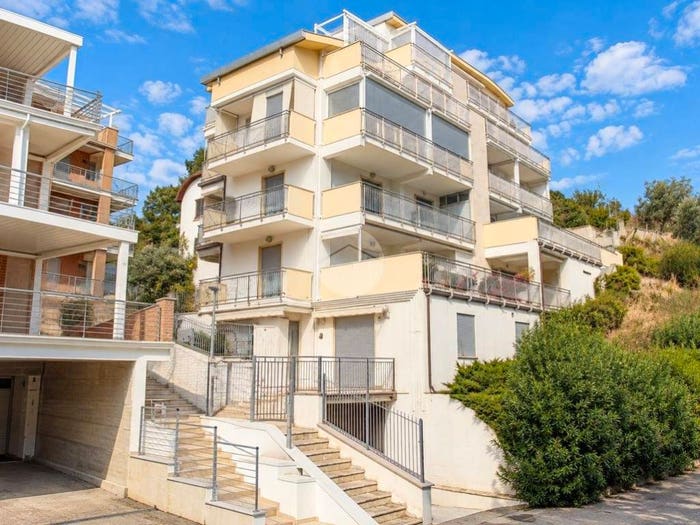 Appartamento trilocale in vendita in Via Giorgio Bizet, Vasto Marina, Vasto