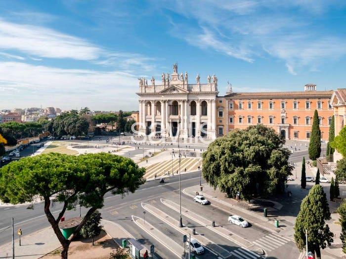 Casa quadrilocale in vendita in Piazza di Porta San Giovanni, San Giovanni, Roma