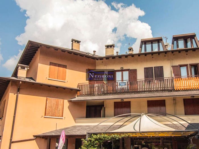 Appartamento trilocale in vendita in Piazza Sandro Pertini, Centro, Gromo