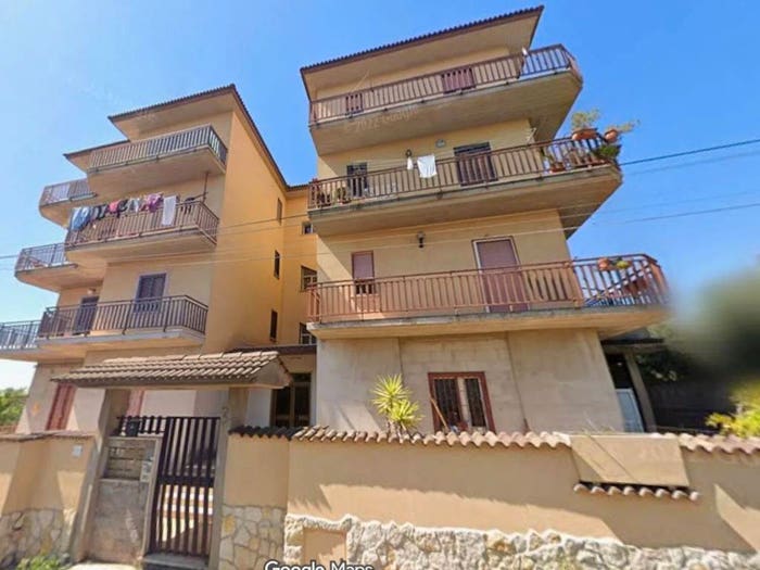 Appartamento trilocale in vendita in Via Ceramida, Rocca Cencia, Roma