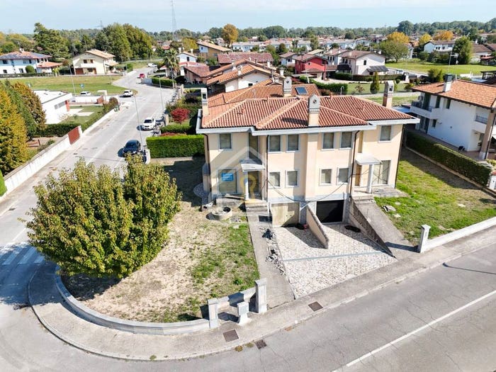 Casa con 6 locali in vendita in Via del Sassello, San Giorgio al Tagliamento Pozzi, San Michele al Tagliamento