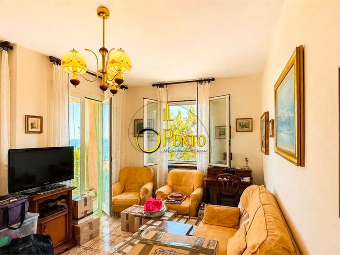 Appartamento trilocale in vendita in via Madonna della Ruota, Arziglia Madonna della Ruota, Bordighera