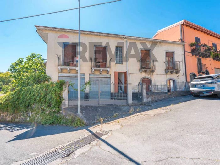 Casa con 6 locali in vendita in via piano fiera, Centro, Castiglione di Sicilia