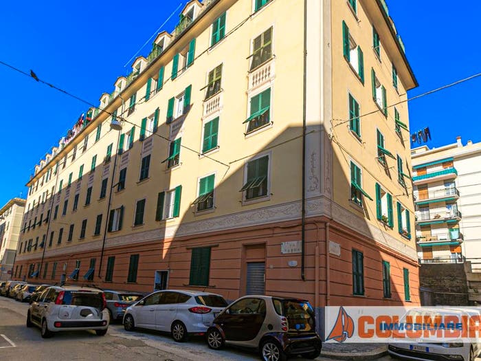 Appartamento trilocale in vendita in Via Parma, Pegli, Genova
