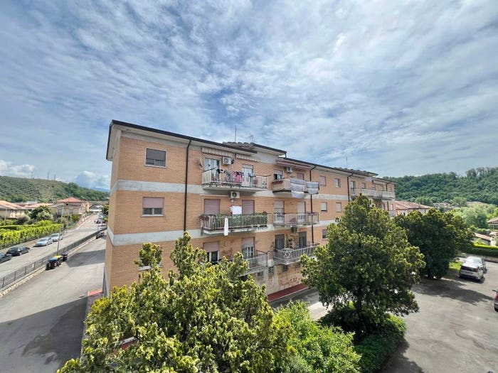 Appartamento quadrilocale in vendita in Via Lungoliri Luigi Pirandello, Isola del Liri