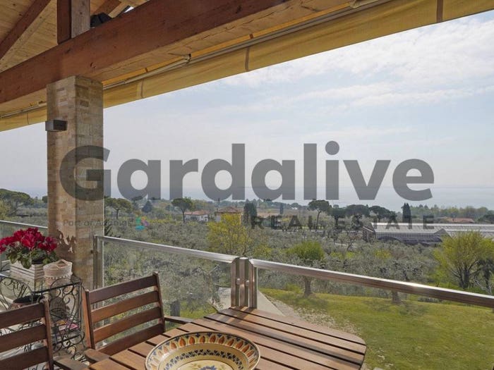 Casa con 6 locali in vendita in Via Monte Tapino, Padenghe sul Garda