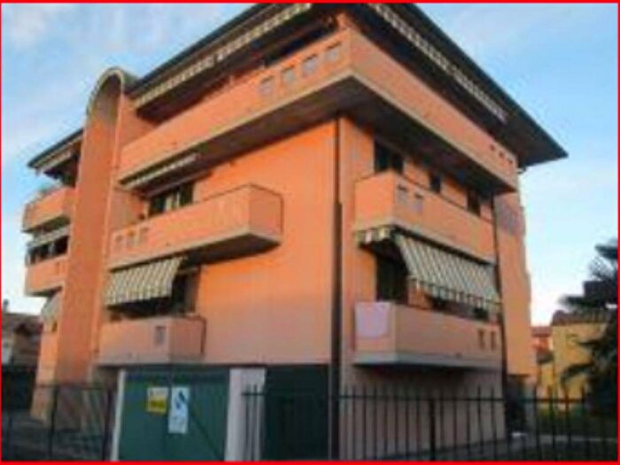 Appartamento trilocale in vendita in Via Sant'Alessandro, Centro, Sant'Angelo Lodigiano