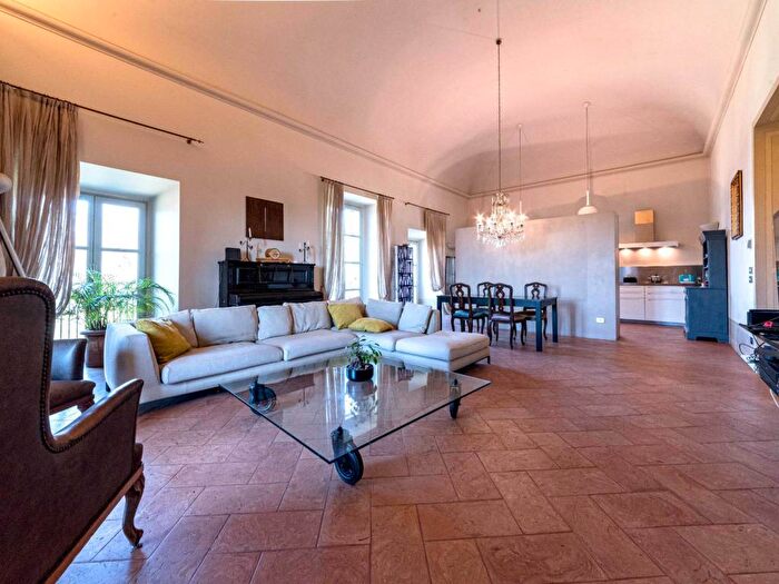 Appartamento con 5 locali in vendita in via d'adda busca, Centro, Lomagna