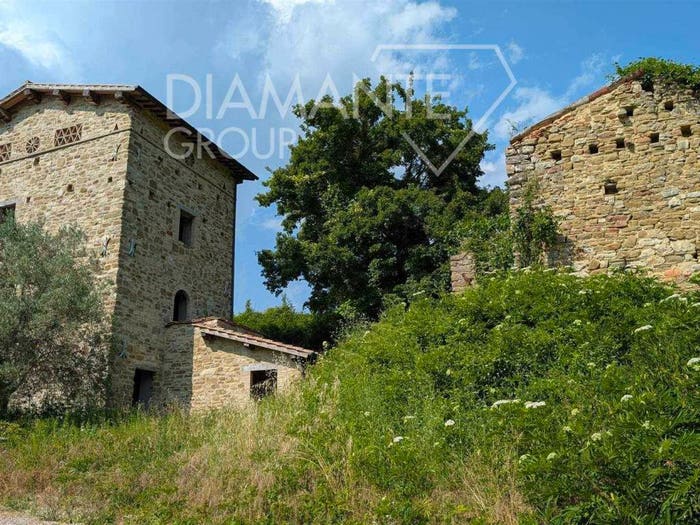 Casa con 6 locali in vendita in Colpalombo, Gubbio