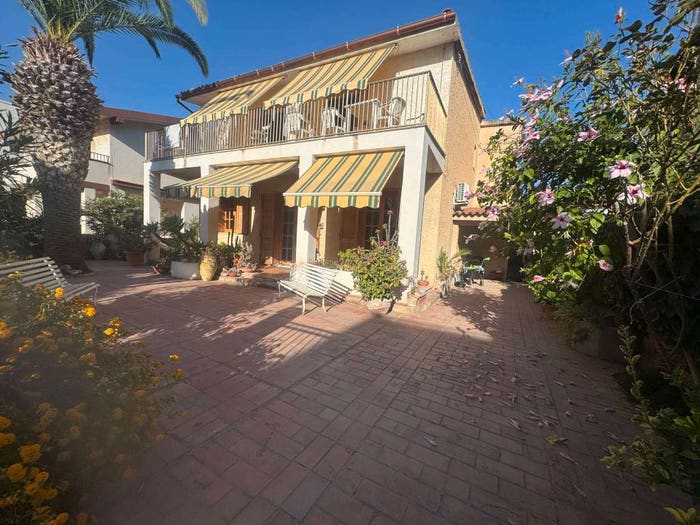 Casa con 6 locali in vendita in via degli ulivi, Lido Manfria, Gela